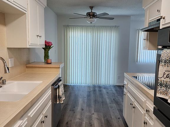 3rd image of 334 S Gramercy Pl APT 304