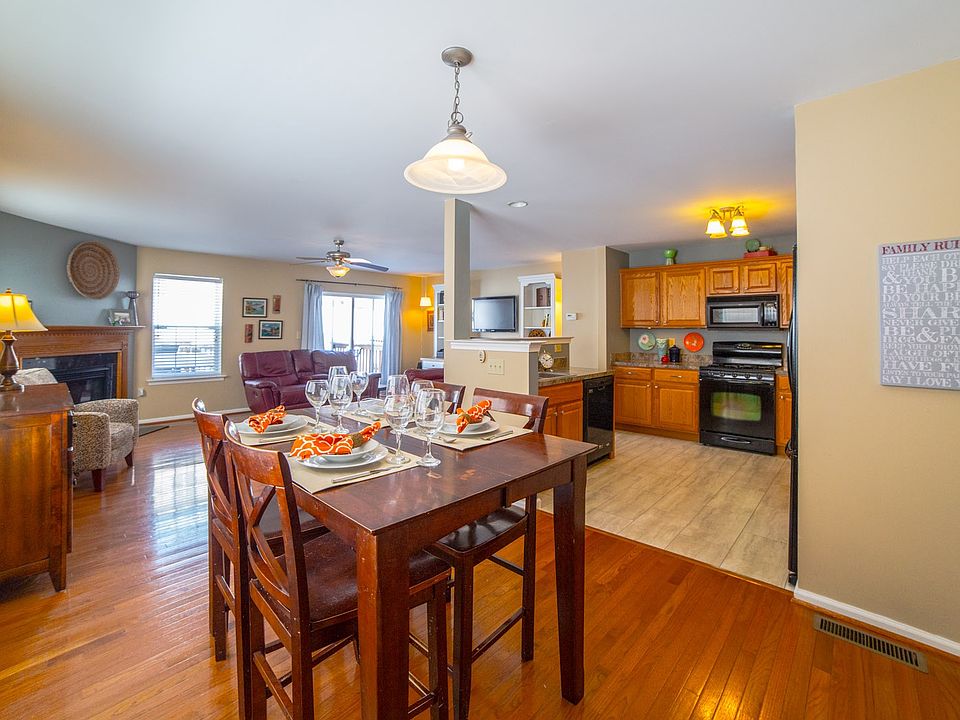 Eating Area- Kitchen