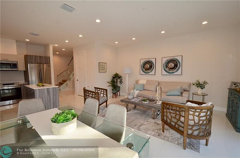 2nd image of 698 NE 43rd St