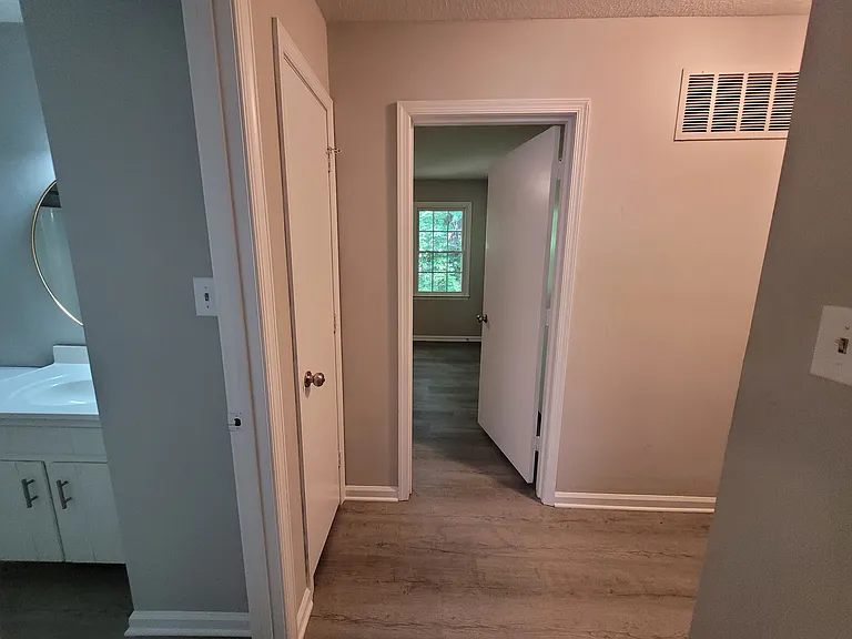 920 Jason Ct — Photo 21