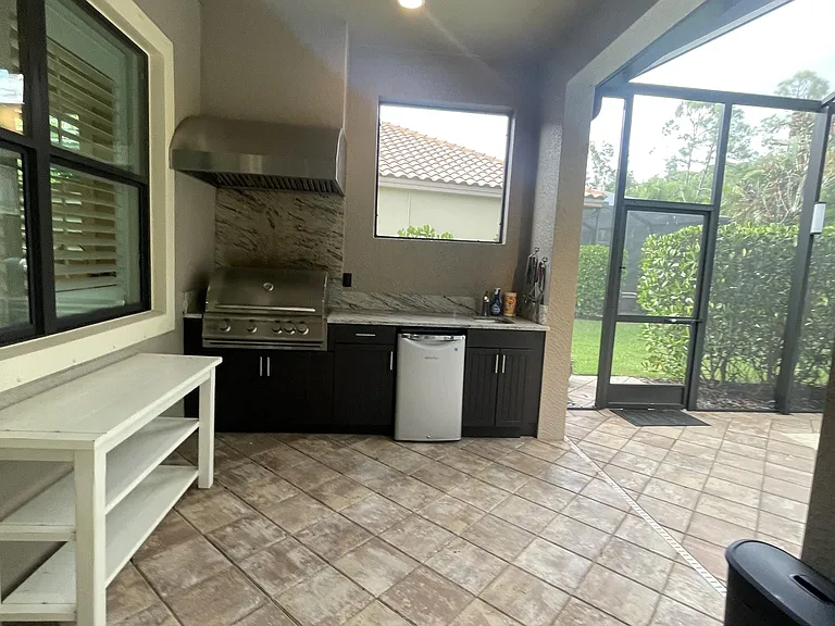 9251 Isla Bella Cir — Photo 11