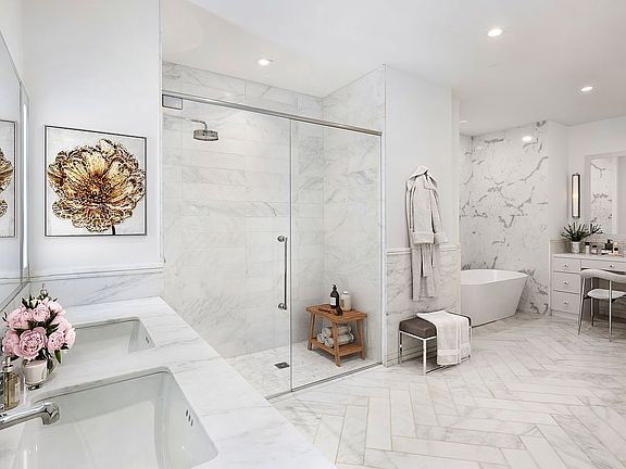 4th image of 215 E 19th St #17A
