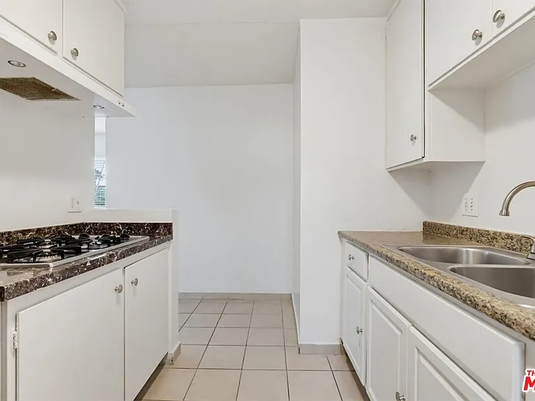 515 N Alfred St #204 — Photo 8
