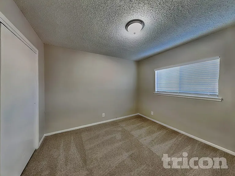 4909 Tiffany Ln — Photo 13