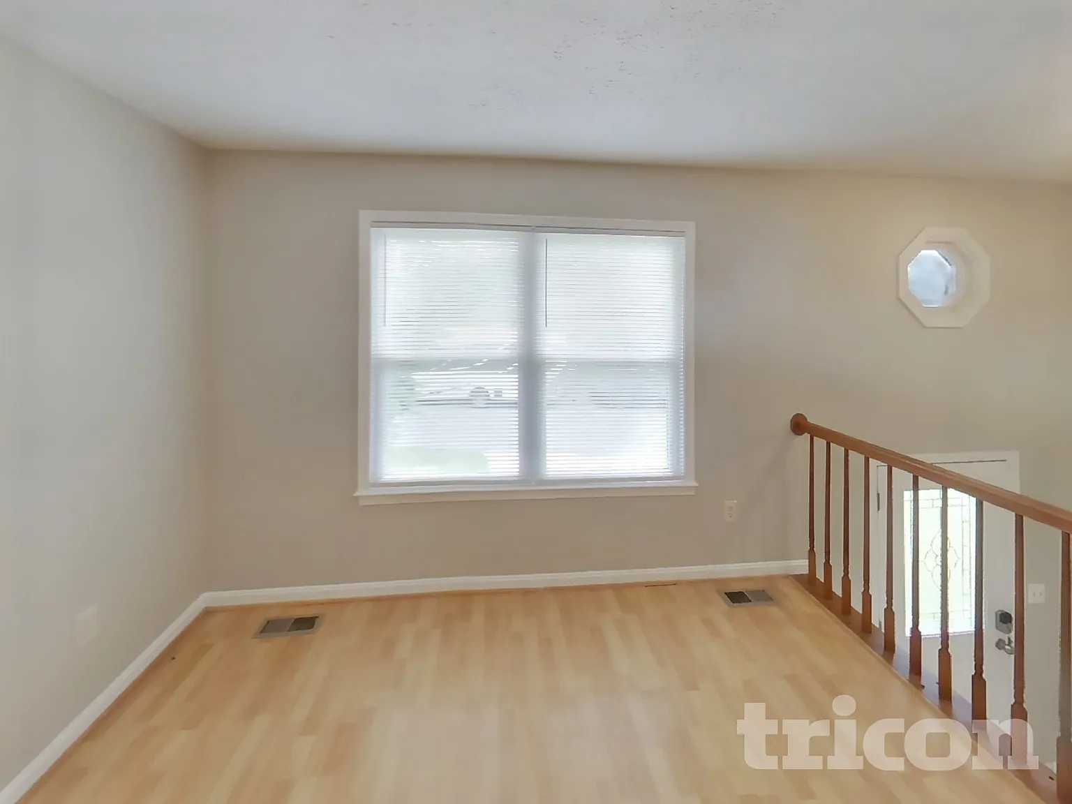 693 212th St Pasadena MD — Photo 2