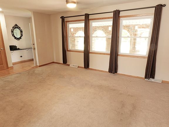 4th image of 17139 S Heritage Dr