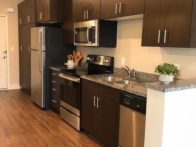 Brighton Crossing Apartments — Photo 8