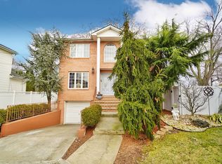 23 Joshua Ct, Staten Island, NY 10306