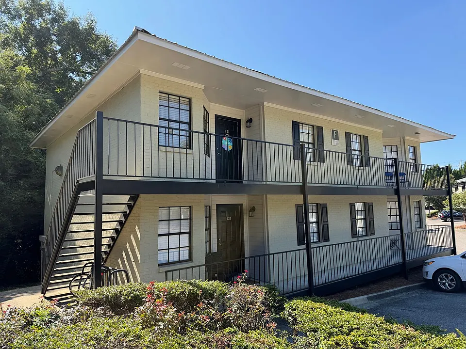 315 E Magnolia Ave #221