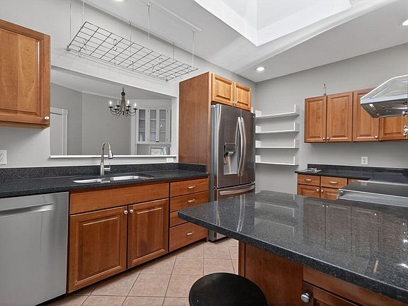 5th image of 16 Garrison Rd APT 5
