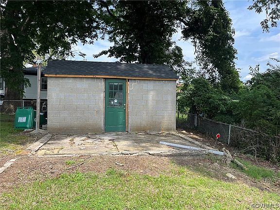 4th image of 223 N Carolina Ave