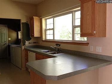 3rd image of 7613 Northview Ln