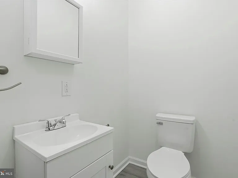 5715 Malcolm St — Photo 13