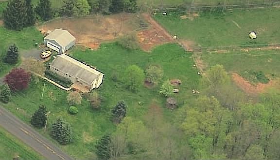 2.72 Acre farmette, bring your horses!