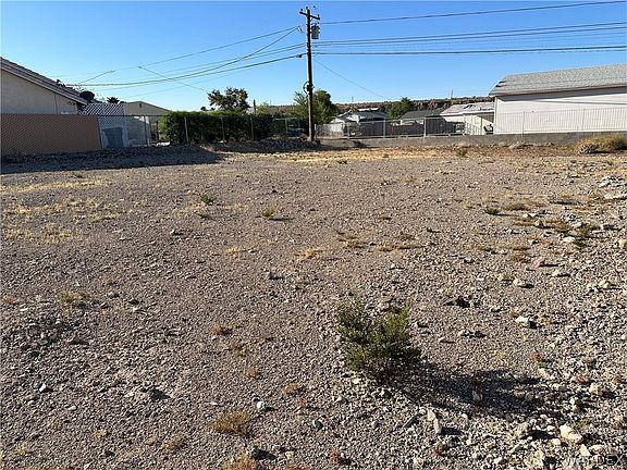 3rd image of 2730 Calle De Mercado