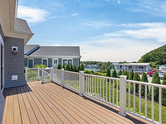 5th image of 533 Woods Hole Rd #B101