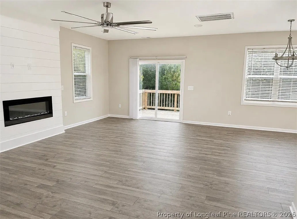 3 bed, 2.5 bath, 1600 sqft, $2,200 — Photo 2