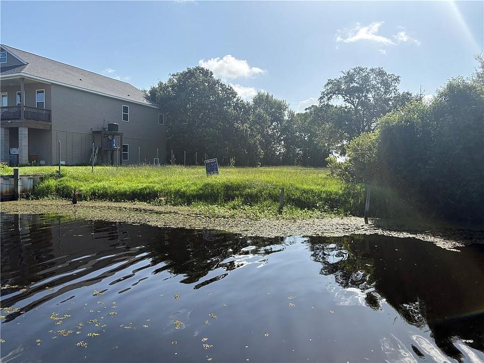 1st image of 58577 Elenore Dr
