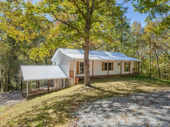 8240 Charlie Brown Rd, Centerville, TN 37033