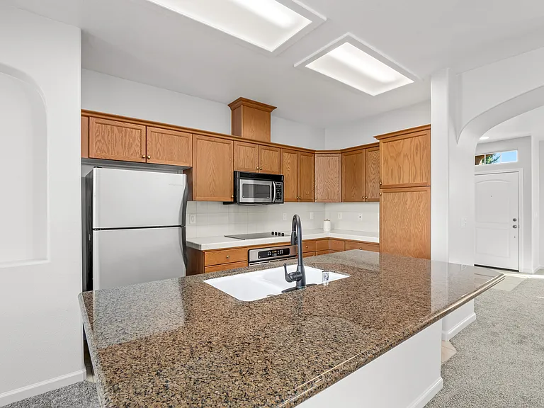 3665 Vermont Ln — Photo 4