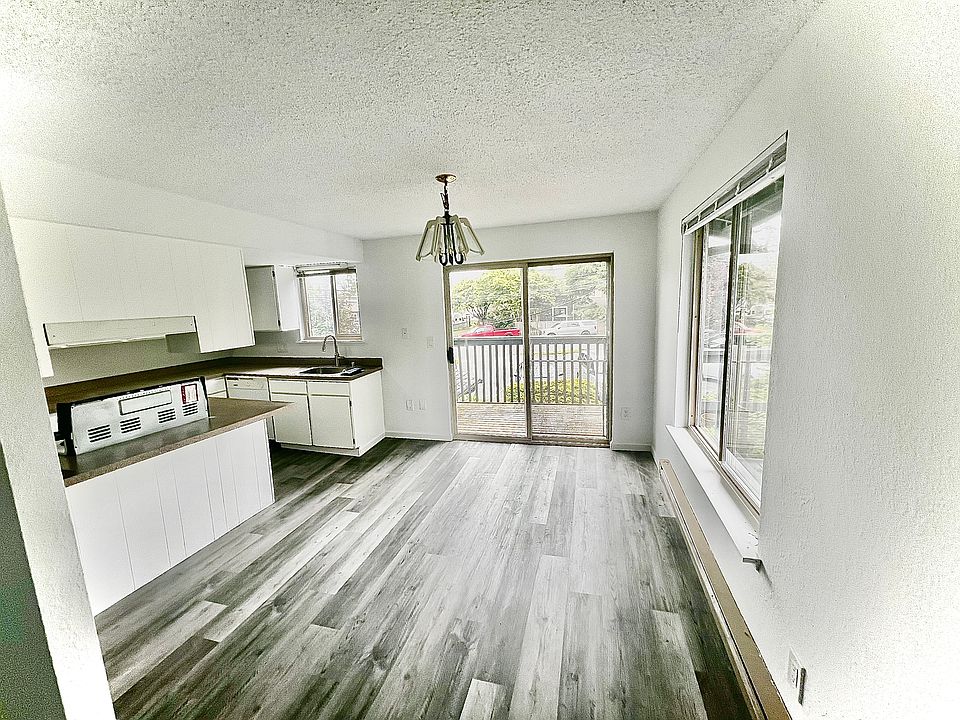1st image of 146 N Sams St APT 2C