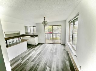 146 N Sams St APT 2C, Monroe, WA 98272