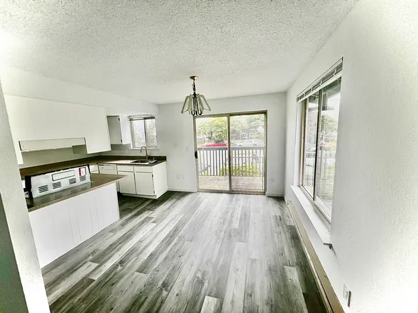 146 N Sams St APT 2C, Monroe, WA 98272