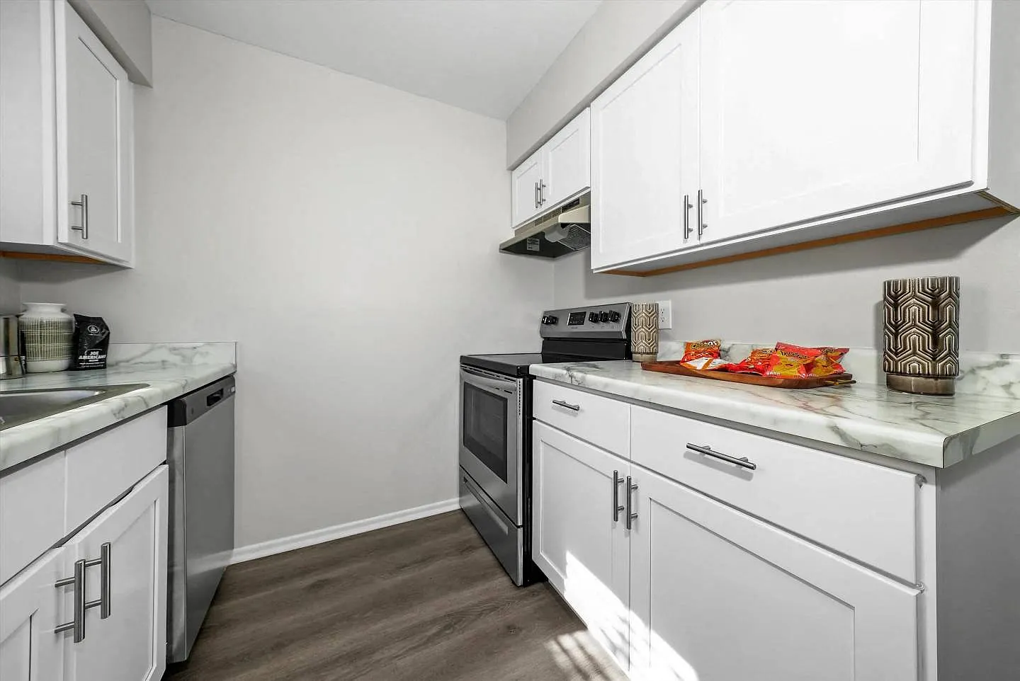Whitcomb Terrace Apartments — Photo 2