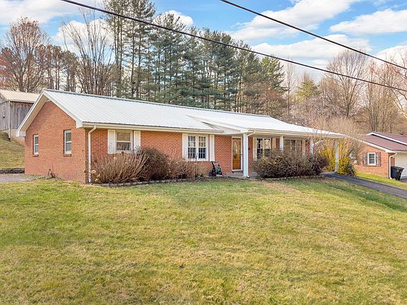 2nd image of 352 Deck Valley Ln