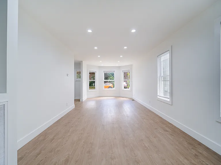 470 Delaware Ave #1L — Photo 3