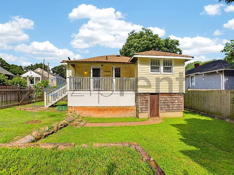 241 Stovall St SE — Photo 4