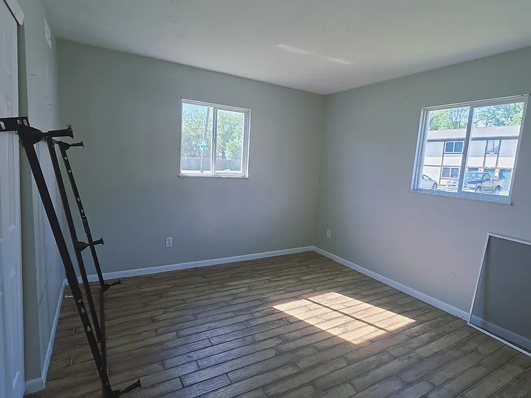 840 Whitethorne Ave #A — Photo 2