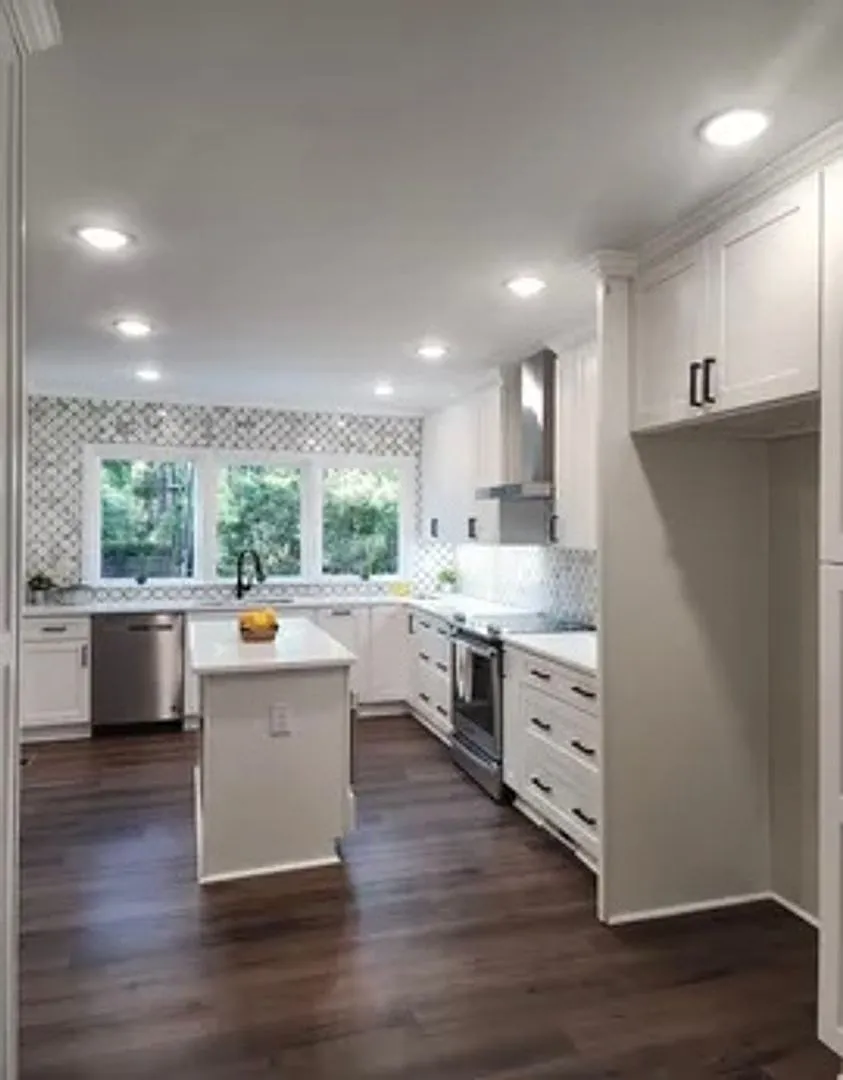Fully Renovated 3 Bedroom 2 Bath Home in Forest Acres — Photo 3