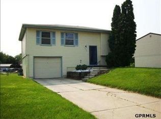 5725 N 50th St, Omaha, NE 68104