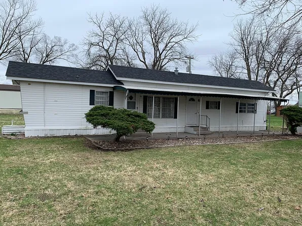 11325 140th St Trailer 66, Davenport, IA 52804