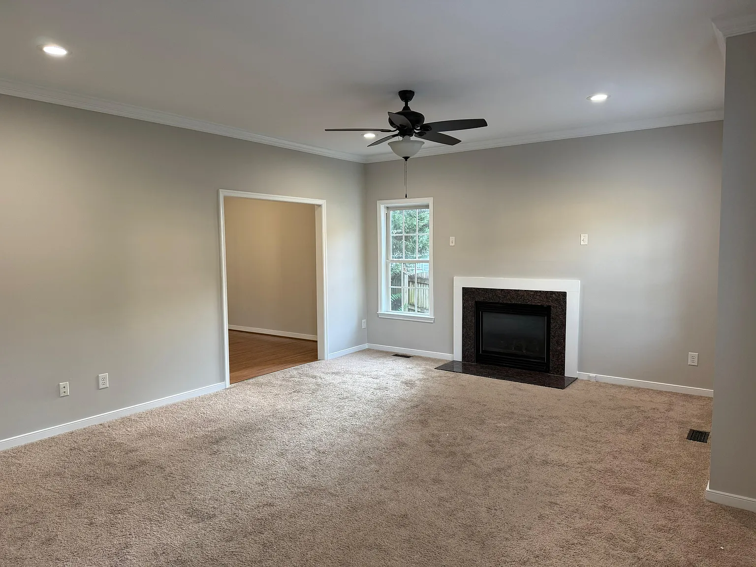 4 bed, 2205 sqft, $3,000 — Photo 2