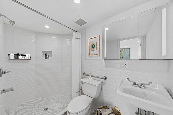 Rented by Vector New York, LLC | media 9