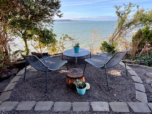 (undisclosed Address), Des Moines, WA 98198