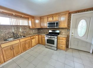 (Undisclosed Address), Yonkers, NY 10704