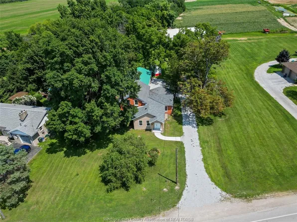 458 County Road 34 W, Kingsville, ON N8M 2X5