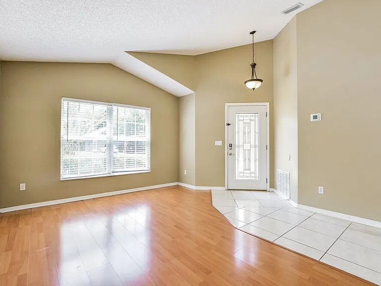2113 Carpathian Dr — Photo 4