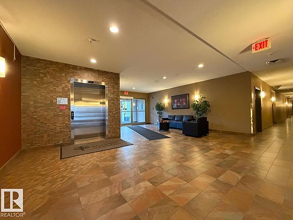 3rd image of 226 Macewan Rd SW #419