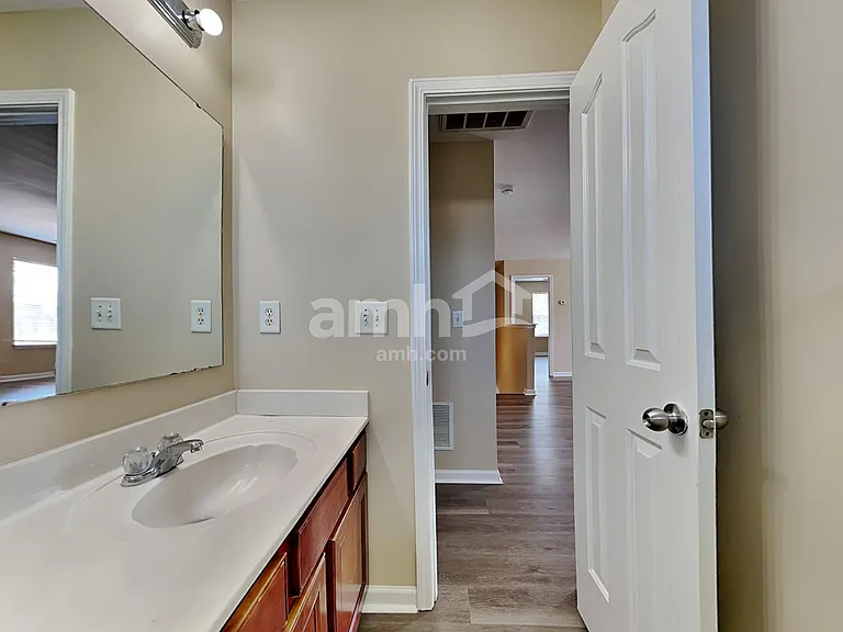 533 Wrayhill Dr — Photo 20
