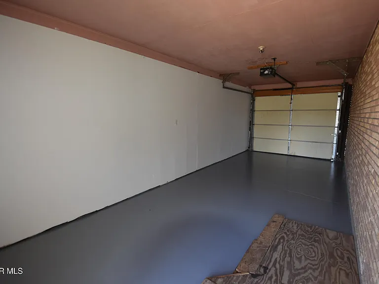 807 Poplar St — Photo 16