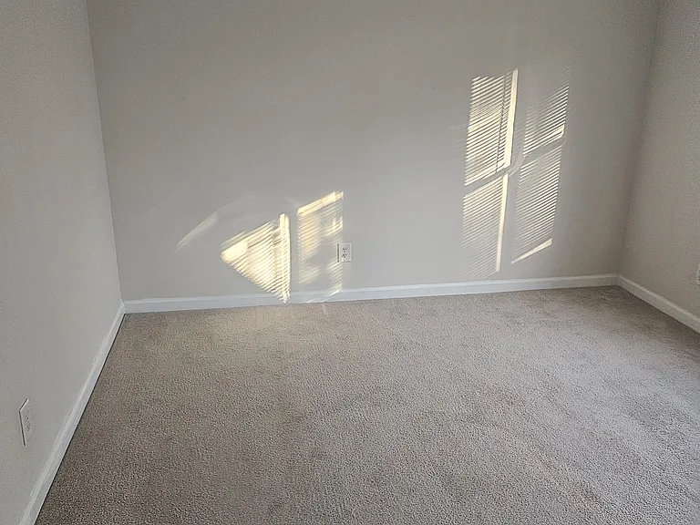 Fairington Dr — Photo 21