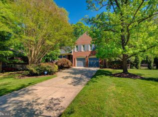 44 Carrollton Rd, Sterling, VA 20165