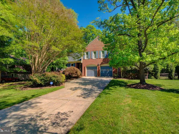 44 Carrollton Rd, Sterling, VA 20165