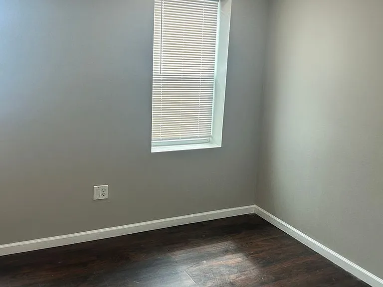 1823 E Orleans St — Photo 8