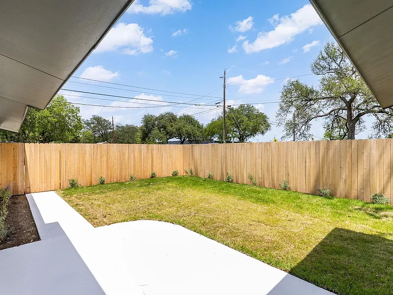 4501 Packsaddle Rd — Photo 10