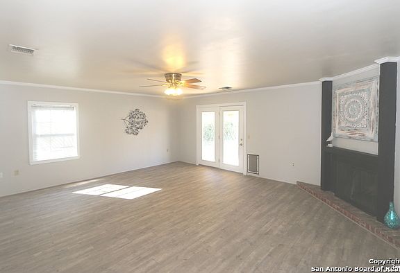 3rd image of 6047 Patrick Henry St